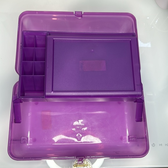 Caboodles large purple On the Go Girl cosmetic case - Picture 9 of 13